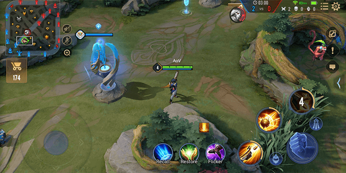 The indicator function can be activated in Settings. If enemy heroes near the screen's edge share the same vision but are off-screen, their location and remaining HP will be indicated at the screen's edge