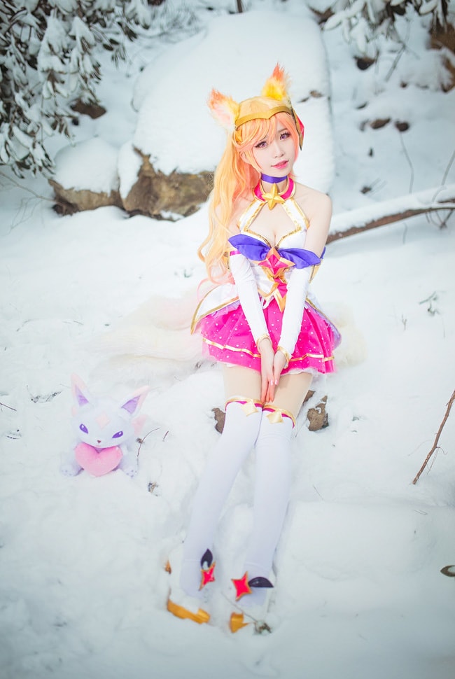 Beautiful Star Guardian Ahri Cosplay by Dong Dong Guai