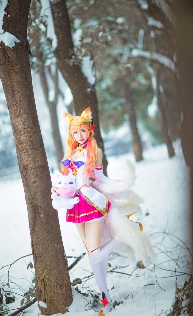 Beautiful Star Guardian Ahri Cosplay by Dong Dong Guai