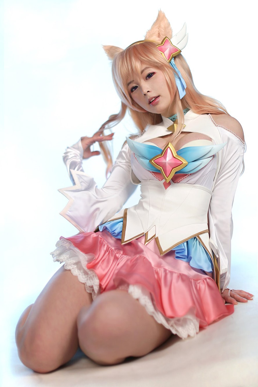 Excellent Star Guardian Ahri Cosplay by Doremi