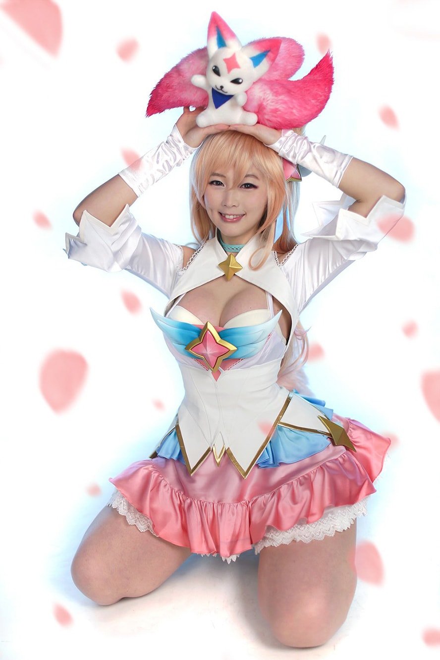 Excellent Star Guardian Ahri Cosplay by Doremi