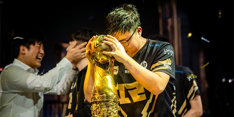 RNG ends Korea's three year stay atop the world