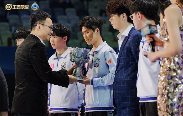 Hero JiuJ win 2018 Honor of Kings Champion Cup Winter Season
